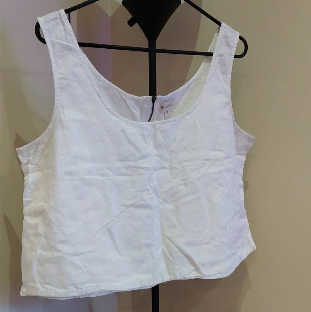 Loose crop top